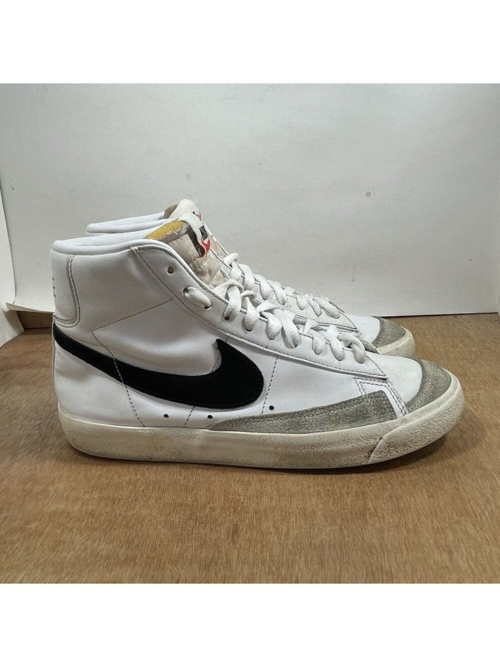 Nike Blazer Mid 77 Women’s Size 8 White Black CZ1055-100 Sneakers